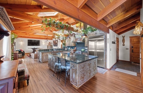 Occidental House | Come visit the Lodge at Freestone