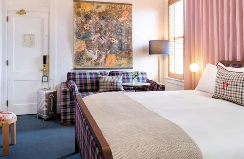 Civic Core House | Comfort and Relaxation! 4 Relaxing Units, Minutes to One America Plaza