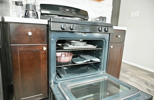 Southside House | Comfortable & Private Home Perfect for Families & Business Travelers!