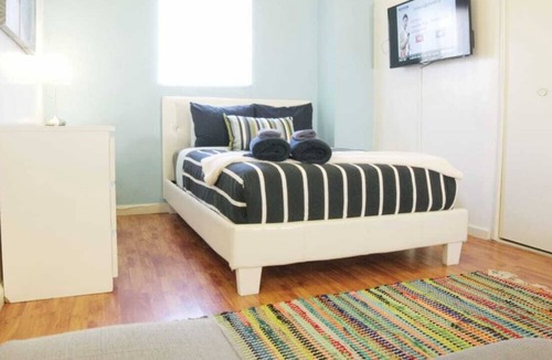 Pico-Union House | Comfy Room with Private Bathroom in Koreatown LA