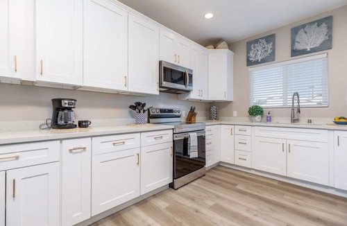Ridgecrest House | Comfy & Stylish- 4 Bathrooms
