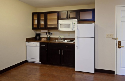 Fairfield Condo | Condo ∙ 1 bedroom ∙ 4 guests