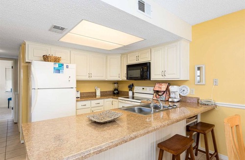 Orange Beach East Condo | Condo Steps from the Beach w/Balcony, WiFi, Central AC & Shared Pools
