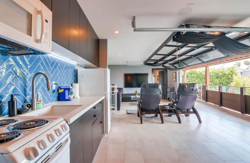 Sunset Cliffs Apartment | Contemporary Ocean Sunset Views with Firepit Pt Loma close to PLNU