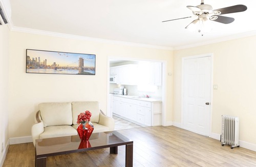 Northridge House | Contemporary remodeled and fully furnished