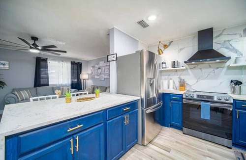 San Jose House | ~Cool Pool Cabana Sleeps 12 Heated Pool~
