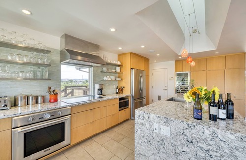 Sonoma House | Coplan Vineyards | 10-Acre Estate w/Pool, Spa, Bocce & Designer Interiors