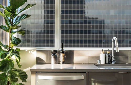 East Village Apartment | Cosmo Highrise® Luxury 2BR Condo - King Bed, Gym, Pool