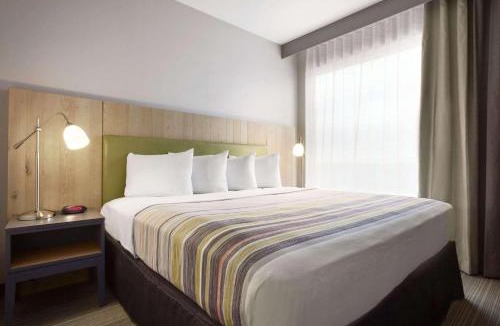 Marina Hotel | Country Inn & Suites by Radisson, Monterey Beachfront-Marina, CA