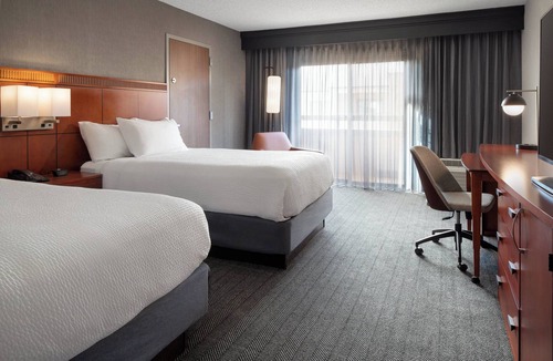 Bakersfield Hotel | Courtyard by Marriott Bakersfield