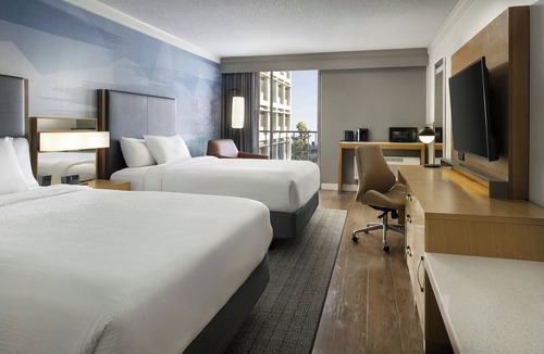 East Village Hotel | Courtyard by Marriott Long Beach Downtown