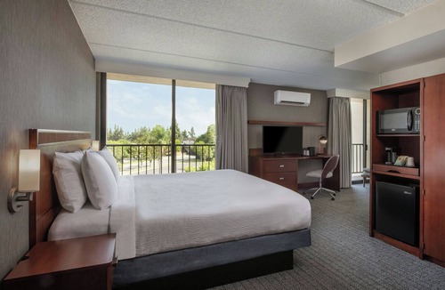 Monrovia Hotel | Courtyard by Marriott Los Angeles Pasadena/Monrovia