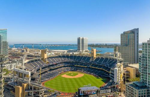 East Village Hotel | Courtyard by Marriott San Diego Gaslamp/Convention Center