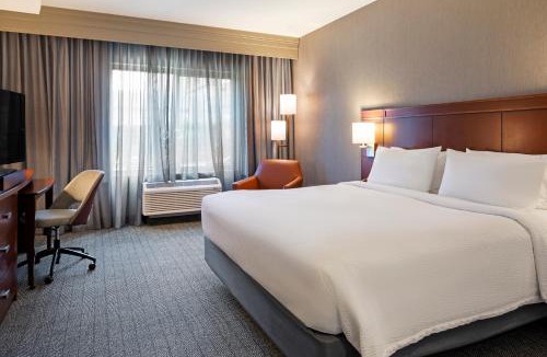 Harbor Hotel | Courtyard Long Beach Airport