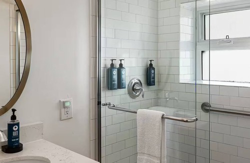 Financial District Condo | Cozy 1-bedroom condo in gorgeous San Francisco with AC