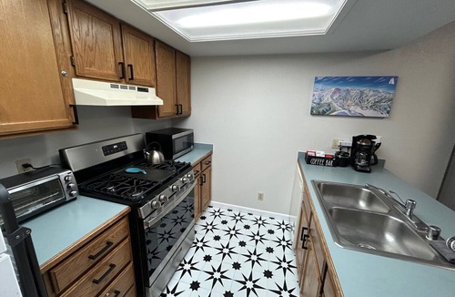 Kirkwood Condo | Cozy 1BD/2BA Condo - Steps from Ski Lifts, Hot Tubn