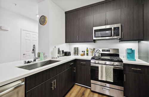 Marina del Rey Apartment | Cozy 2-bedroom apartment in welcoming Marina del Rey! Free parking and pool!