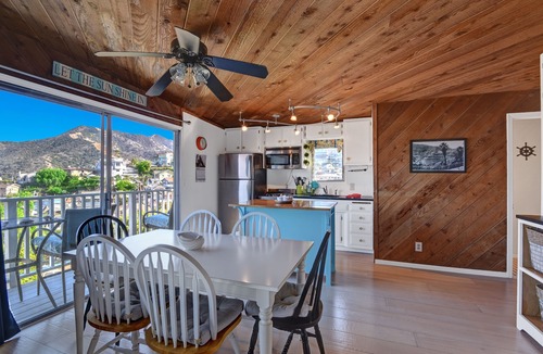 Avalon House | Cozy 2 Bedroom Home with GOLF CART, Stunning View, Balcony, Grill, Wifi - 124 Hi
