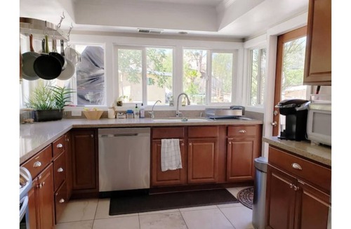 Canyon Country House | Cozy 4-bedroom home with Gym and huge backyard