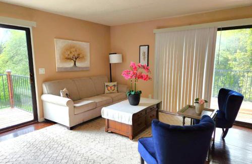 Auburn Apartment | Cozy 4BR with King Bed and Furnace