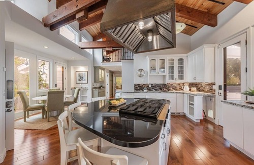 Moraga House | Cozy 6 bd room Retreat near Saint Mary's College