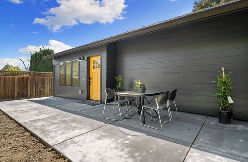 Martinez Cottage | Cozy and Modern ADU cottage in Martinez