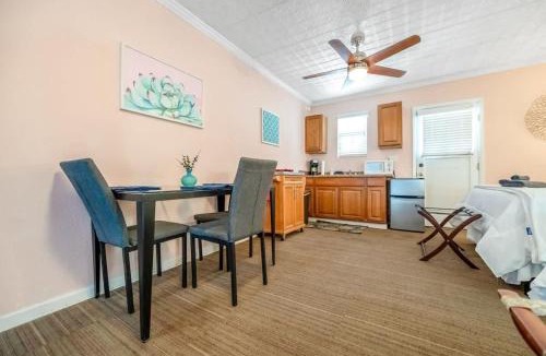 Visalia Apartment | Cozy Apt-Sequoia Parks Coast Wineries Skiing-All Day Trips