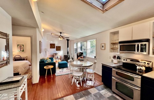 Monte Rio House | Cozy Cabin in Redwoods with Hot Tub