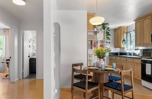 Carlson Park House | Cozy, charming home at Culver City downtown