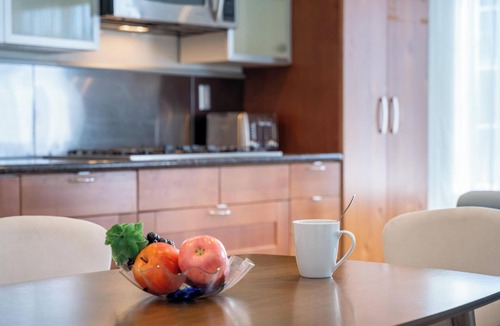Davis Tract House | Cozy Designer 3BR 7-mins to Oakland Airport