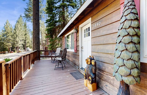Tahoe Paradise Cabin | Cozy, dog-friendly cabin with large private deck, fireplace, BBQ-close to trails