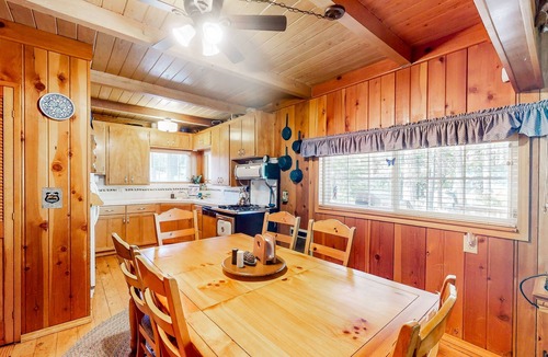 Musick Ridge House | Cozy Home w/Spacious Decks - Long Driveway for Boat Parking - One Mile to Town