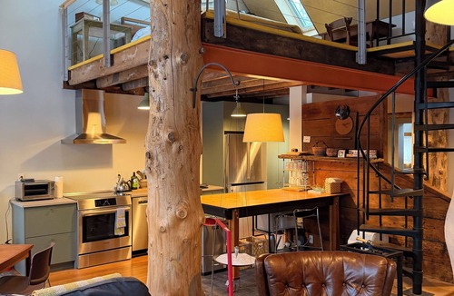 Manchester Center Apartment | Cozy In Town Manchester Studio w/Loft Bedroom.