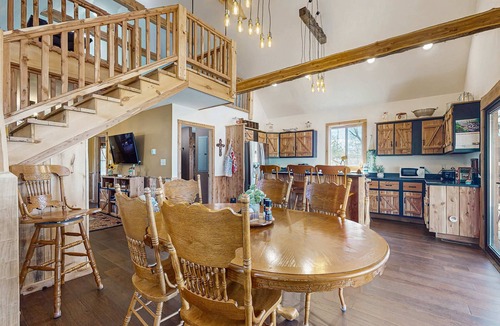 Dandridge Cabin | Cozy Lake Front Cabin, Sleeps 4, Dock, Play Yard
