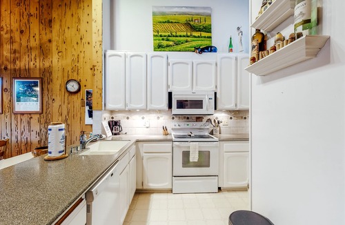 Mammoth Lakes Condo | Cozy Mammoth Lakes Retreat