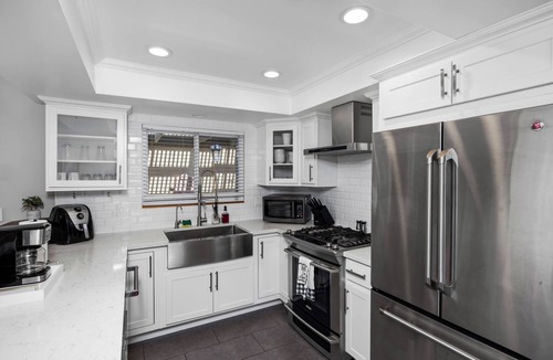 Fountain Valley House | Cozy Modern Home - Close to Beach/Disney