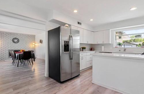 Citrus Heights House | COZY MODERN HOUSE IN CITRUS HEIGHTS