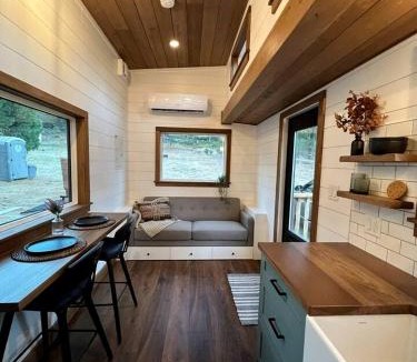 Groveland House | Cozy Modern Tiny Retreat with Yoga Dome, Garden, and Stargazing in Groveland, California