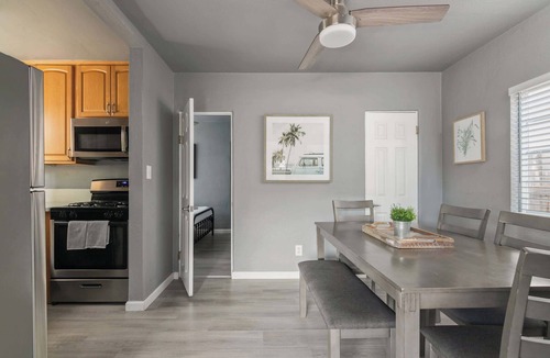 Crown Point House | Cozy Pacific Beach Getaway