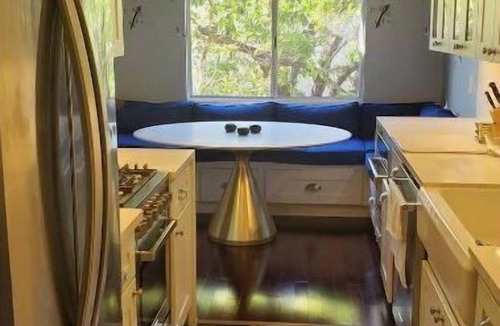 Sawtelle Condo | Cozy pied a terre - Santa Monica/Brentwood adjacent
