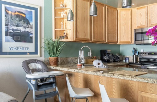 Mammoth Lakes Condo | Cozy/Relaxing Retreat in the 💖 of Mammoth, near 🏔⛷❄️🏌️🏊‍♀️🌊