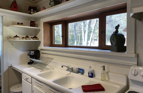 Camp Nelson Cabin | Cozy Sequoia Mountain Cabin Getaway