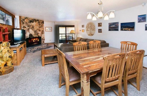 Mammoth Lakes Condo | Cozy & Spacious 2 bedroom condo with Business Wifi