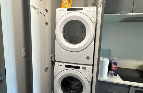 Midtown Sacramento Apartment | Cozy studio with WiFi, AC, fitness room in lovely midtown of Sacramento.