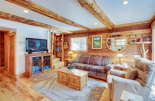 Truckee House | Cozy Truckee Getaway