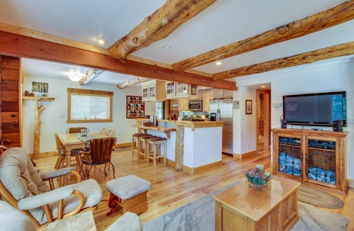 Truckee House | Cozy Truckee Getaway