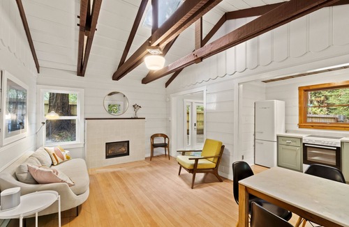 Northwood Cabin | Cozy two bedroom Guerneville getaway