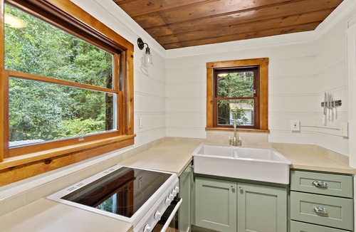 Northwood Cabin | Cozy two bedroom Guerneville getaway