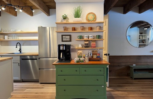 West Hartford House | Cozy VT Retreat Coffee Bar Fireplace Near Quechee Gorge Min to Woodstock
