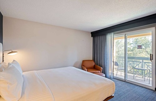 San Ramon Hotel | Create Unforgettable Memories! Cozy Fireplace! Near Danville South Park